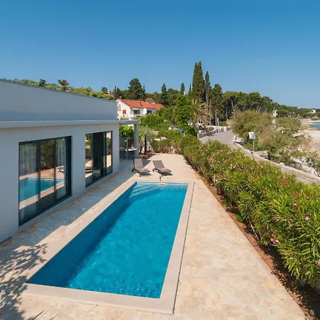Vakantiehuis Gorgeous In With House Sea View