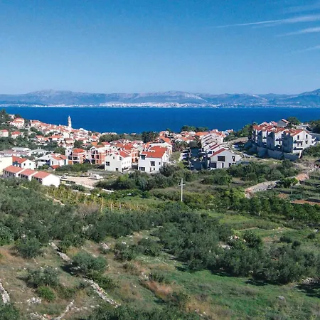 Vakantiehuis Gorgeous In With House Sea View Sutivan