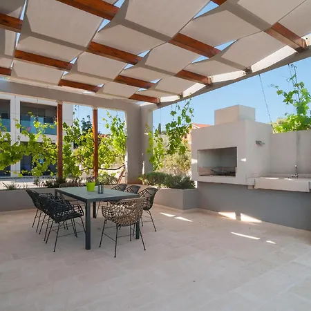 Gorgeous In With House Sea View *