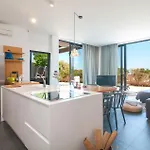 2 Bedroom In * Sutivan