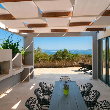 Gorgeous In With House Sea View Casa de Férias Sutivan